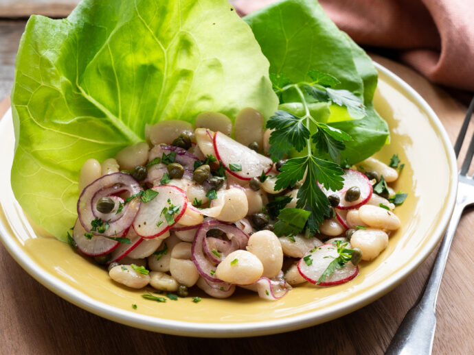 Butter Beans in Buttery Lettuce with Flax Oil Vinaigrette